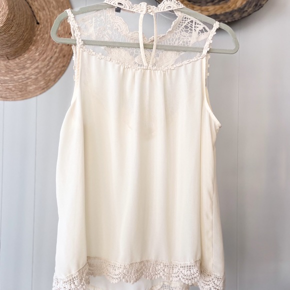 Sheer High Neck Sleeveless Blouse - Picture 5 of 7